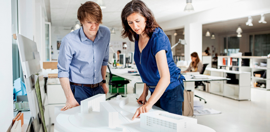 Rund 20 Prozent der Führungskräfte in Architekturbüros sind Frauen − in anderen Disziplinen, so bei den Bauingenieuren, liegt ihr Anteil jedoch deutlich tiefer.