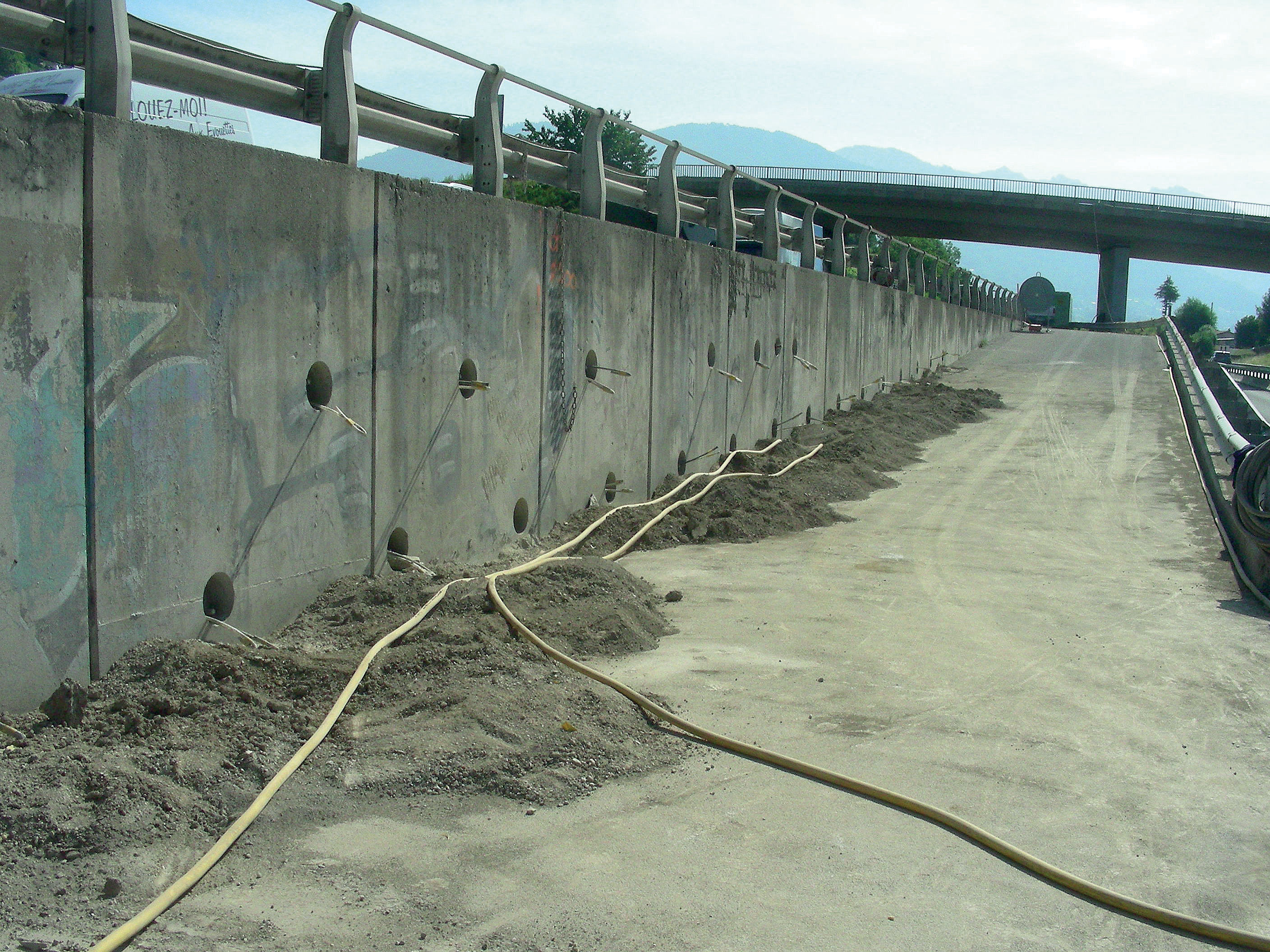 A9 – Chardonne : renforcement d’un mur central par clouage du parement existant
