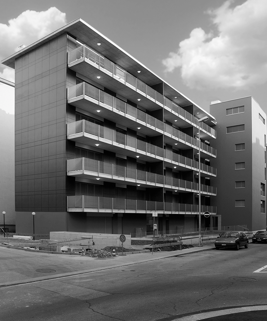 Giorgio Grasso, Massimo Giordani, stabile d’angolo Recto Verso a Lugano Molino Nuovo, 2009. Cfr. Archi 5/2010 (Foto: Studio Pagi)