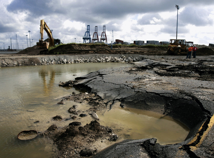 Häufiges Schadenbild nach Katrina: Unterspülung