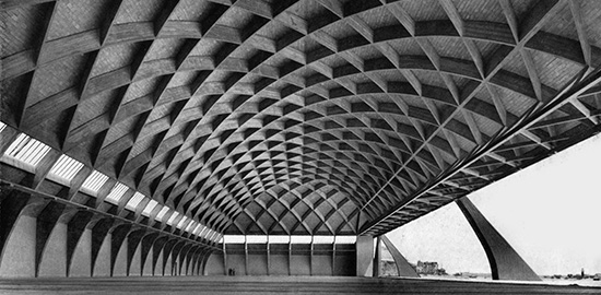 Innenansicht Flugzeughalle Orvieto, 1935. (Foto: anonym, freundlicherweise zur Verfügung gestellt von der Pier Luigi Nervi Project Association)