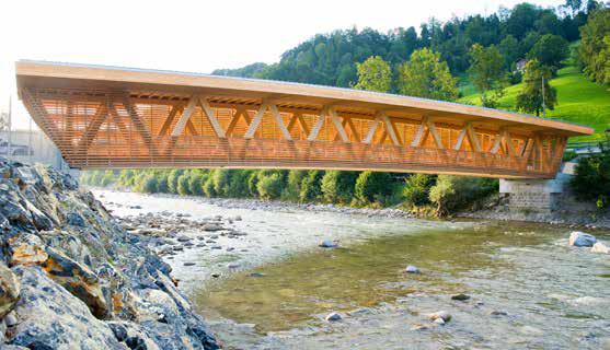 Schwerlastbrücke in Enningen, Entwurf und Tragwerksplanung: Pirmin Jung Ingenieure für Holzbau, Rain. (Foto: Fotos: Pimin Jung Ing., aus Jurybericht))