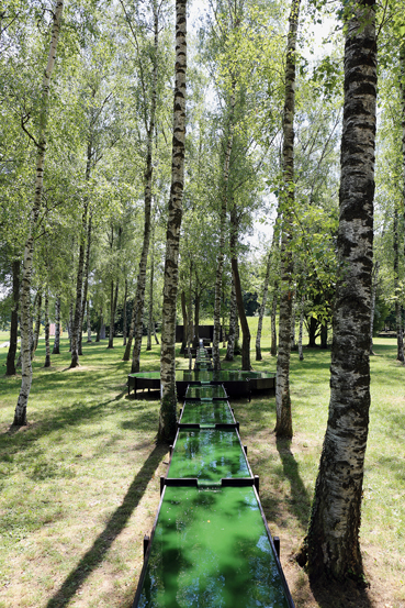 Kulturtradition und neue Nahrungsquelle: La Fontaine de spiruline, ein Renaissancebrunnen voll essbarer Blaualgen. (Foto: Ruedi Weidmann)