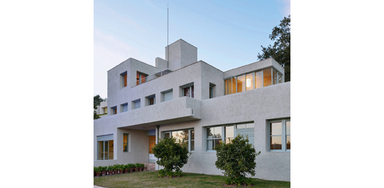 Das erste ausgeführte Ferienhaus bildet einen kleinen Teil der Anlage. (Foto: Villa Noailles / Oliver Amsellem 2013)