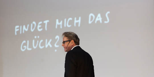 Referent Andreas Löpfe glaubt, das ökonomische Glück beruht auf einem Geduldsprinzip. (Foto: Helen Ree)