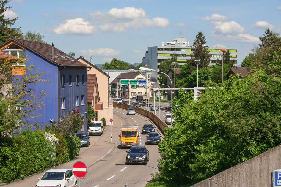 Blick vom heutigen Portal des ­Schön­eichtunnels (Tulpenweg) stadtauswärts. Dieser Abschnitt wird überdeckt.