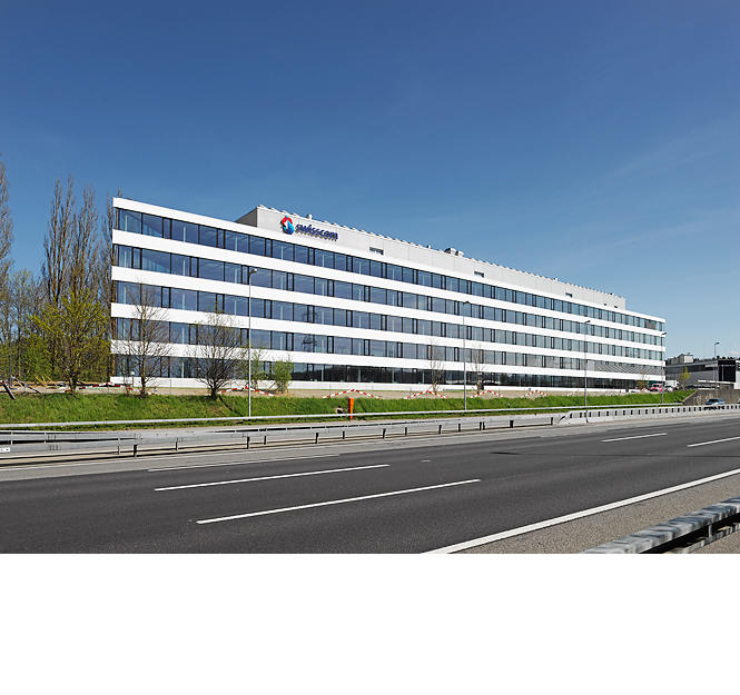 Nominiert «Energie»: Neubau Swisscom Businesspark, Ittigen. Ingenieure: Ernst Basler + Partner, Zürich. Ein Leuchtturmprojekt, geplant und gebaut nach den Grundsätzen einer nachhaltigen Bauweise nach MINERGIE-P-ECO. Der Neubau Businesspark Ittigen bietet über 2000 Swisscom Mitarbeitern optimale Arbeitsbedingungen und maximale Nutzungsflexibilität. Erreicht werden konnten diese hohen Ziele nur durch ein innovatives Gesamtkonzept und höchster Energieeffizienz in allen Bereichen.