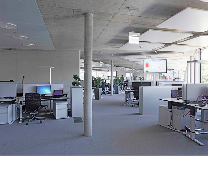 Sieger «Engineering / Gebäudetechnik»: Neubau Swisscom Businesspark, Ittigen. Ingenieure: Ernst Basler + Partner, Zürich. Ein Leuchtturmprojekt, geplant und gebaut nach den Grundsätzen einer nachhaltigen Bauweise nach MINERGIE-P-ECO. Der Neubau Businesspark Ittigen bietet über 2000 Swisscom Mitarbeitern optimale Arbeitsbedingungen und maximale Nutzungsflexibilität. Erreicht werden konnten diese hohen Ziele nur durch ein innovatives Gesamtkonzept und höchster Energieeffizienz in allen Bereichen.