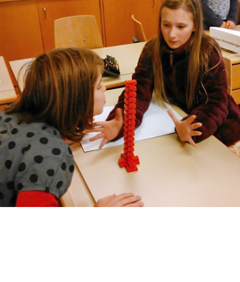 Sieger «Schulen»: KIDSinfo. Ingenieure: Schweizerische Vereinigung der Ingenieurinnen (SVIN). KIDSinfo ist ein Projekt der Schweizerischen Vereinigung der Ingenieurinnen (SVIN) im Bereich Nachwuchsförderung in Ingenieurberufen. Primarschulen werden Präsentationen angeboten, welche von Frauen in technischen Berufen durchgeführt werden. Das Ziel ist Kindern im frühen Schulalter ein positives, geschlechtsneutrales Image der MINT Berufe und ein attraktives Berufsbild zu vermitteln. )