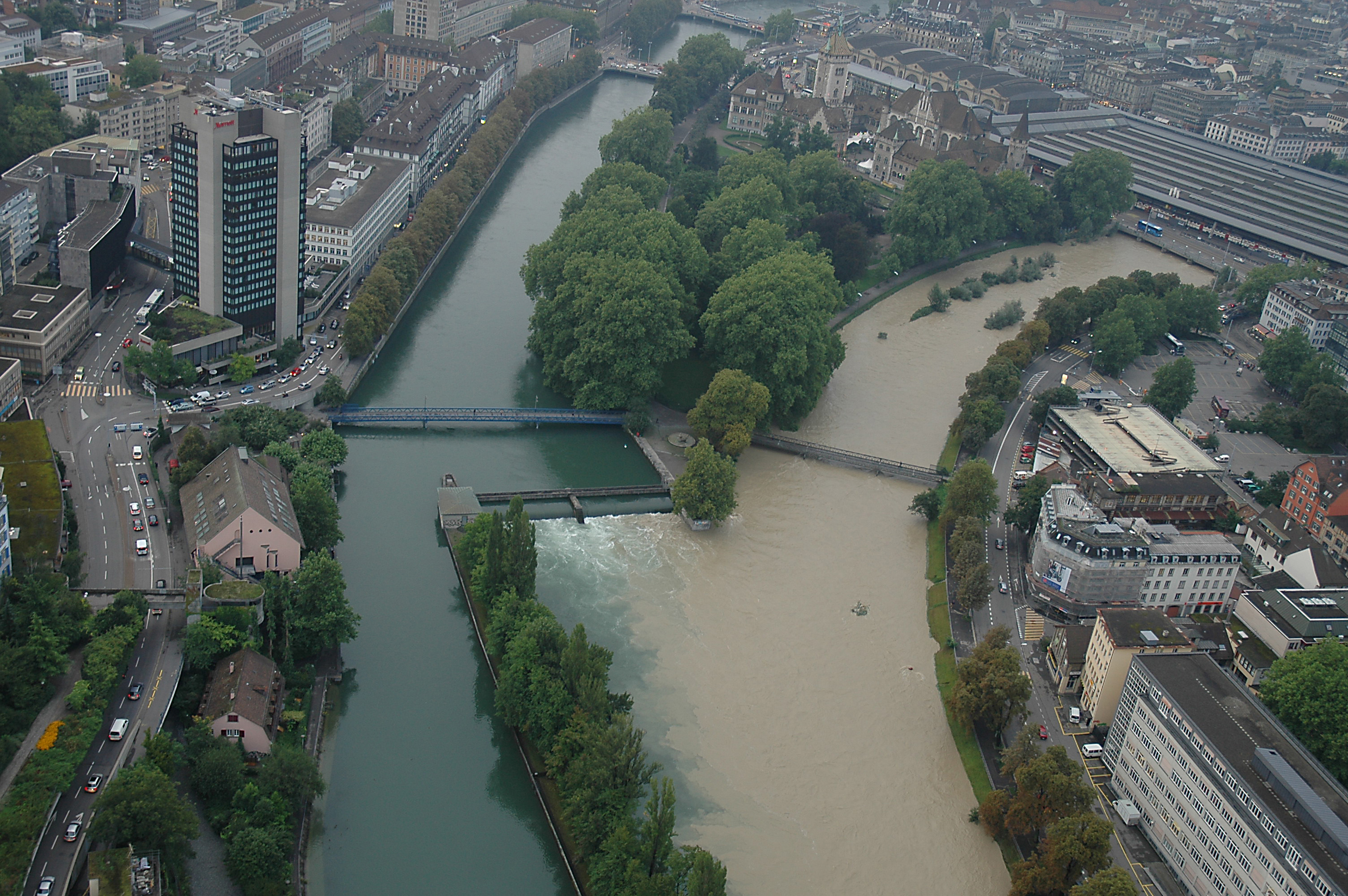 2005 entging Zürich nur knapp grossen Hochwasserschäden