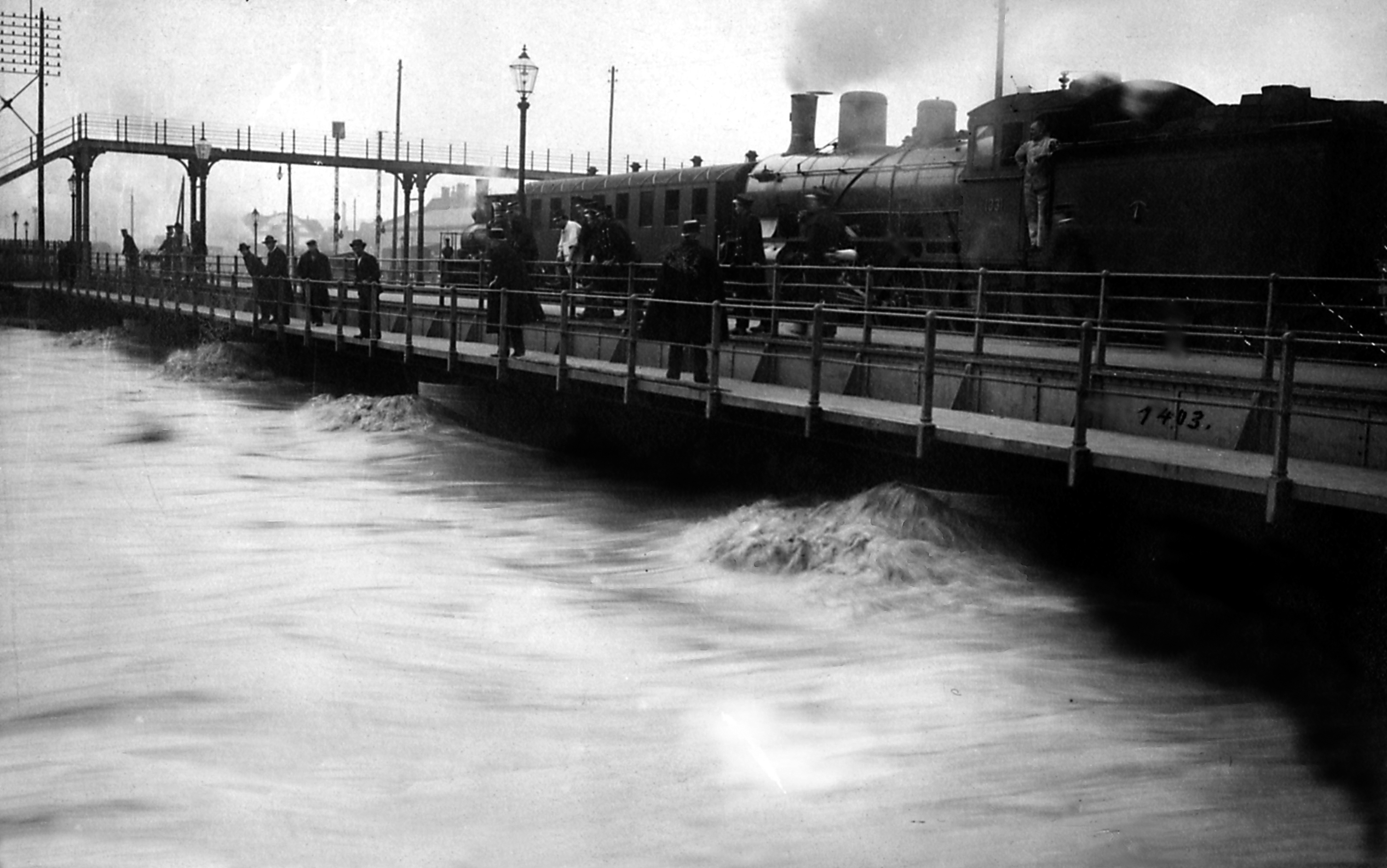 1910 standen weite Teile von Zürich und Teile des Limmattals unter Wasser: Hauptbahnhof
