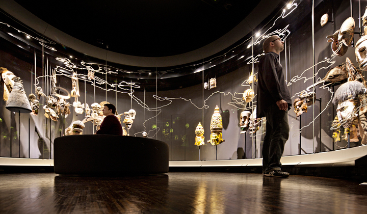 «ZwischenWelten: Rituale». Themenparcours «Der Mensch in seinen Welten», Rautenstrauch-Joest-Museum Kulturen der Welt