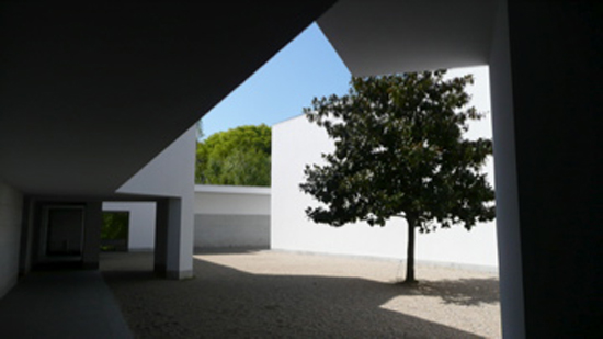 Museu de Arte Contemporânea de Serralves, Porto, 1999