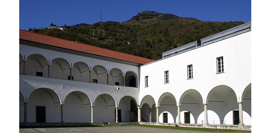 Das Augustinerkloster in Monte Carasso wurde von Luigi Snozzi 1993 zu einer Primarschule umgebaut