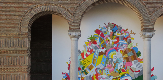 Eingang zum griechischen Pavillon. Die Collage stammt von Yiorgis Yerolymbos