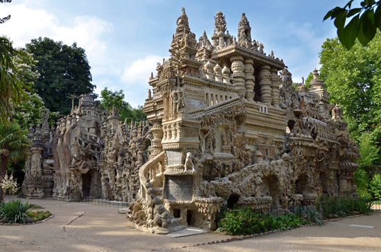 Der Palais idéal heute. Ost- und Nordfassade (Foto: Michel Guillemot, 2011)