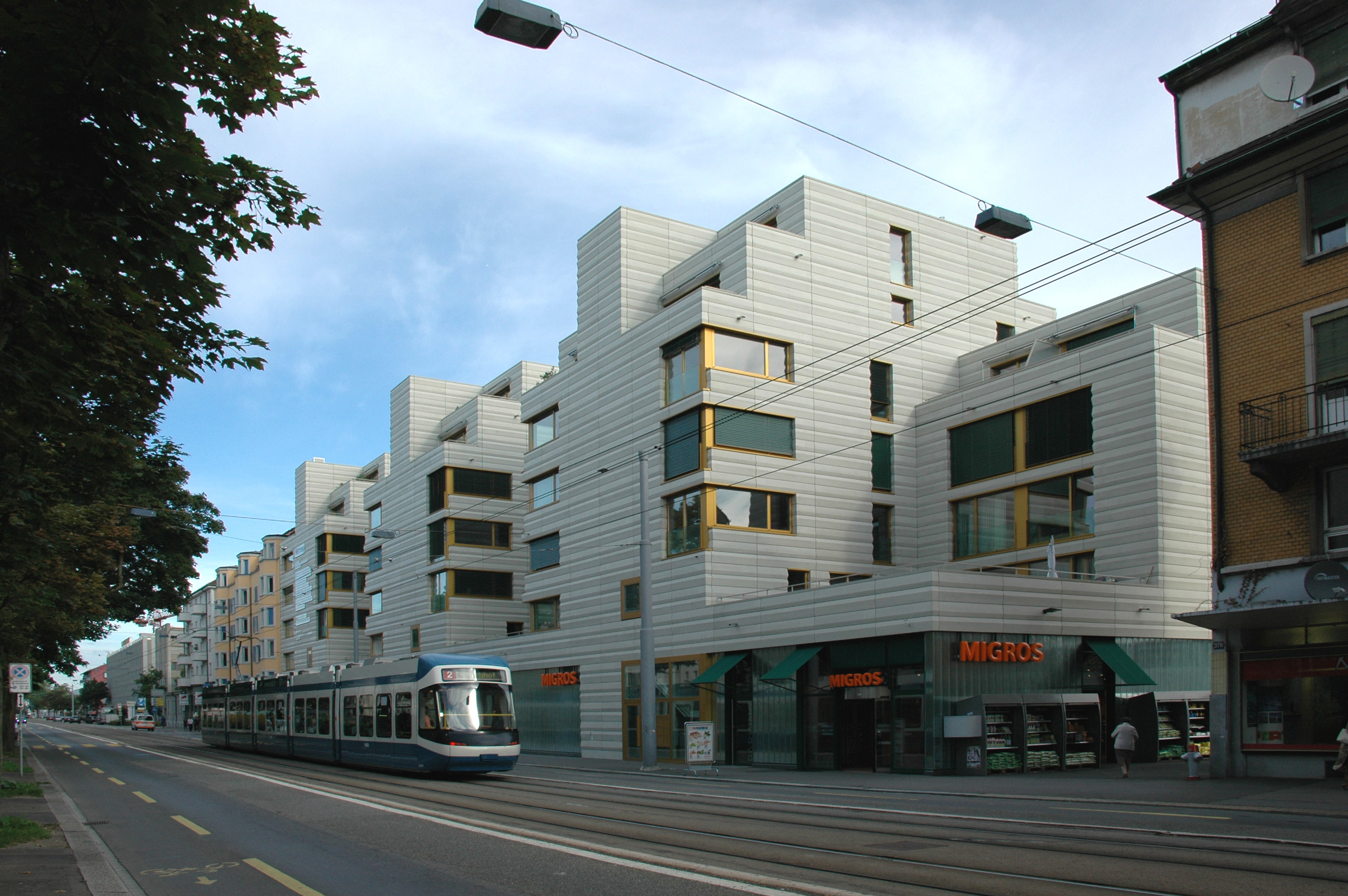 Silber-Auszeichnung «National» und Gewinner der Kategorie «Nord»: Wohn- und Geschäftshaus Badenerstrasse 378/380, Pool Architekten David Leuthold