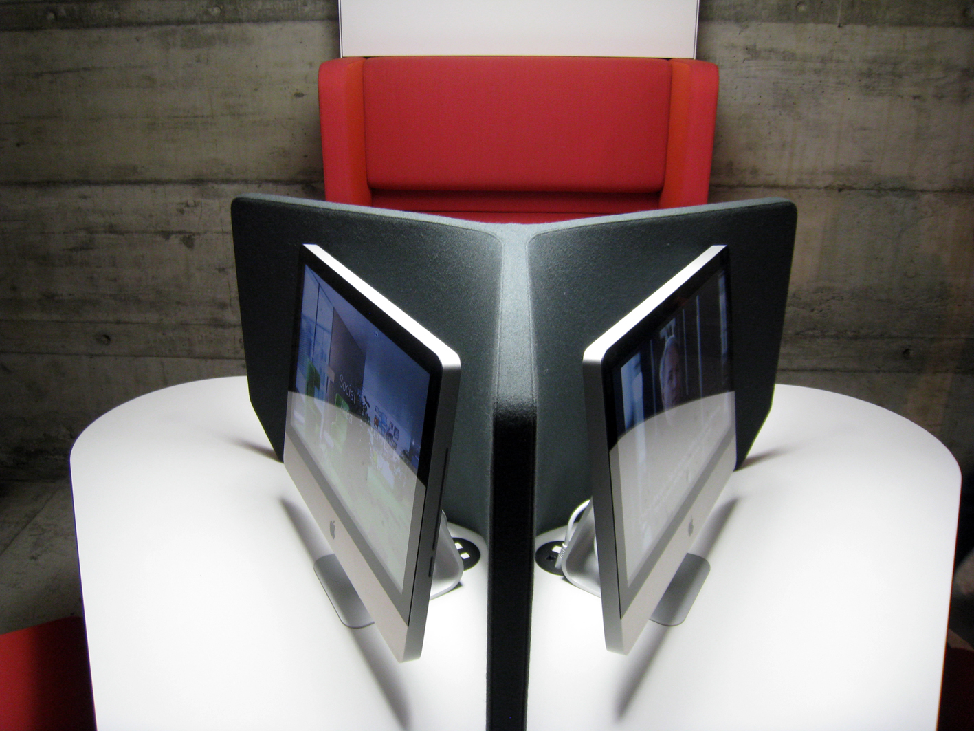 Arbeitsstation «Mindport» von Lista Office leer...