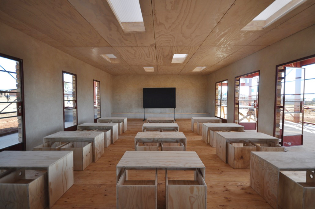 August 2012: Das fertig möblierte Klassenzimmer