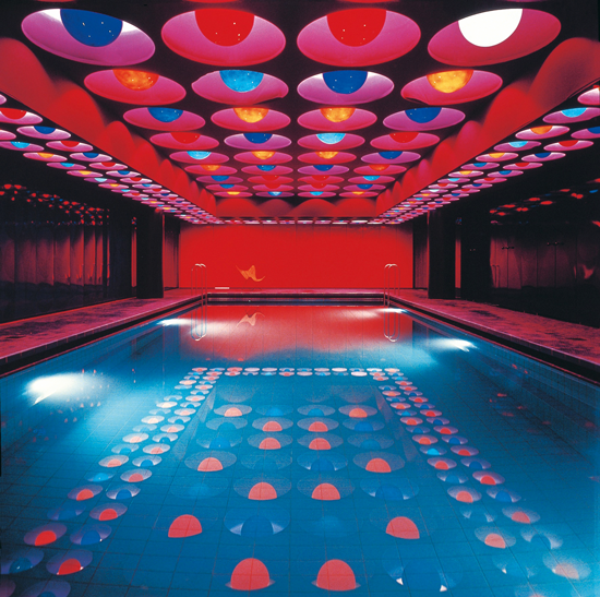 Verner Panton, Swimmingpool im Spiegel-Verlagshaus in Hamburg, 1969 (Foto: Panton Design, Basel)