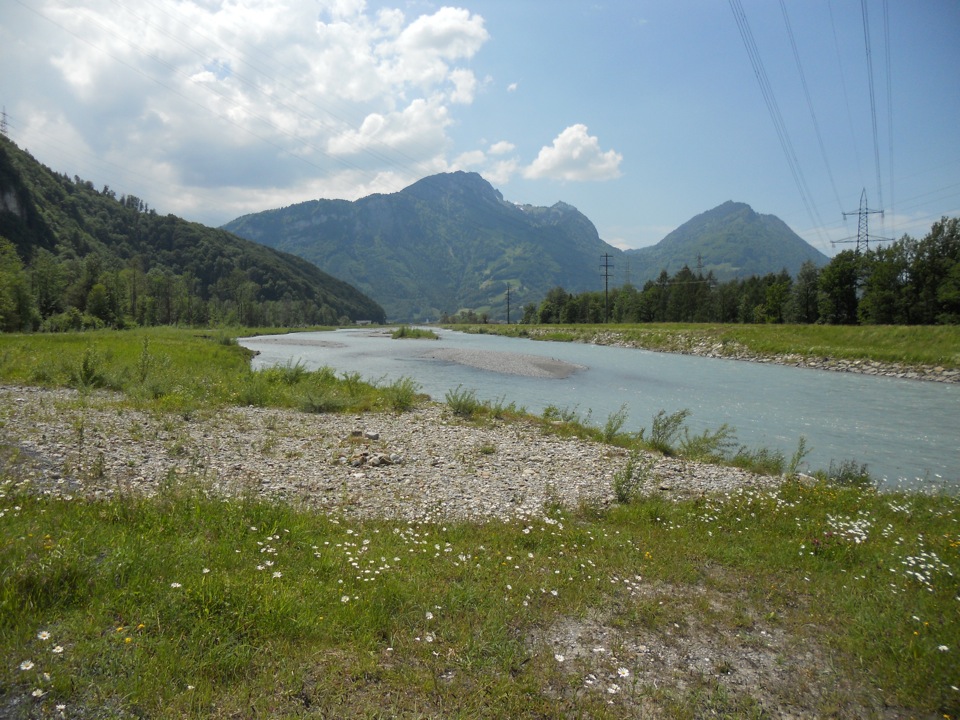 Aufweitung «Chli Gäsitschachen» am Escherkanal kurz vor der Mündung in den Walensee. (Foto: Lukas Denzler
