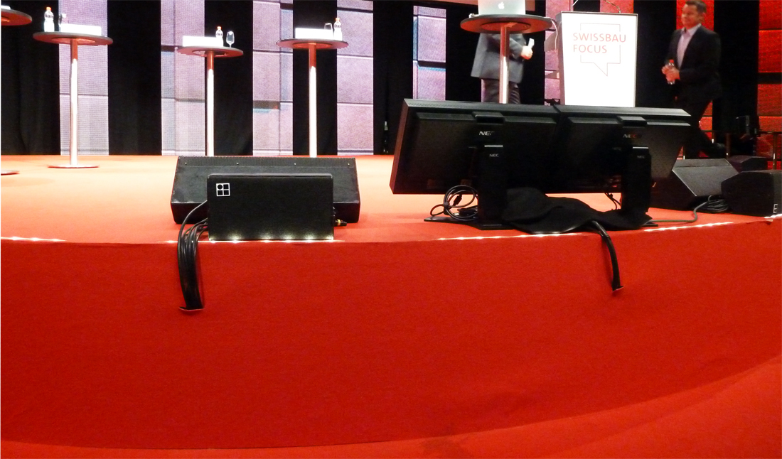 Swissbau Focus zum Thema Arealvernetzung: Leitungen und technische Anlage werden erst dann als Problem gesehen, wenn sie aus dem Boden auftauchen und sichtbar werden im kleinen wie im grossen Massstab. (Foto: Tina Cieslik).