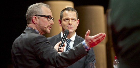 Patrick Schnorf von Wüest und Partner AG im Gespräch mit Moderator Patrick Rohr. (Bild: MCH Messe Schweiz (Basel) AG)