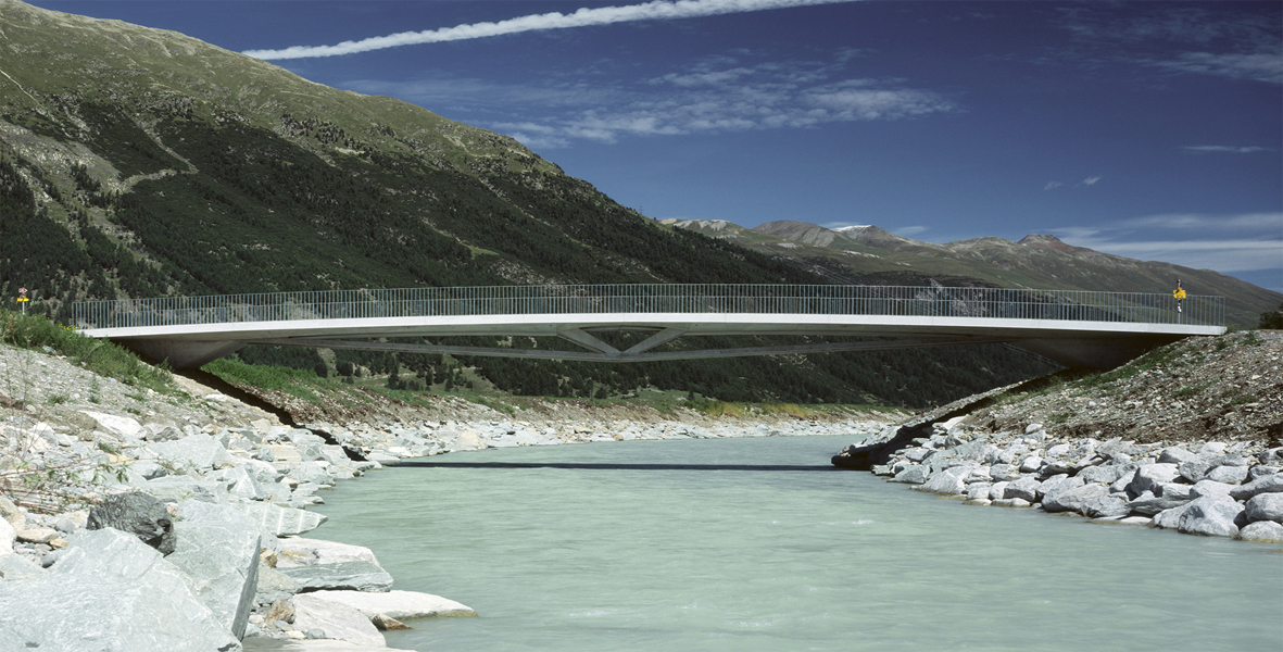 Auszeichnung: Flazbrücken in Samedan von Pedrazzini Guidotti Sagl Ingegneri, Lugano, 2003/04. (Bild: Dominique Marc Wehrli, La Chaux-de-Fonds)