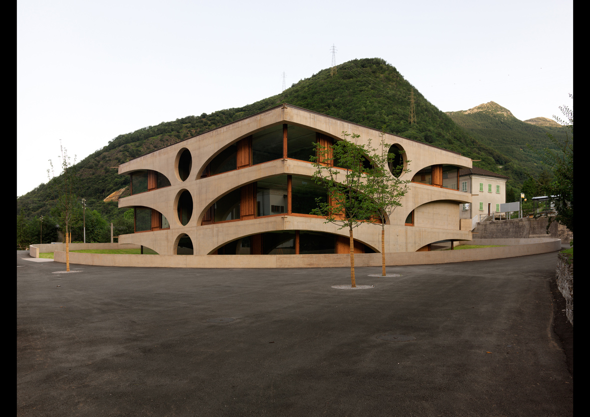 Auszeichnung: Schulhaus in Grono von Raphael Zuber, Chur, 2011. (Bild: Javier Miguel Verme, Chur)
