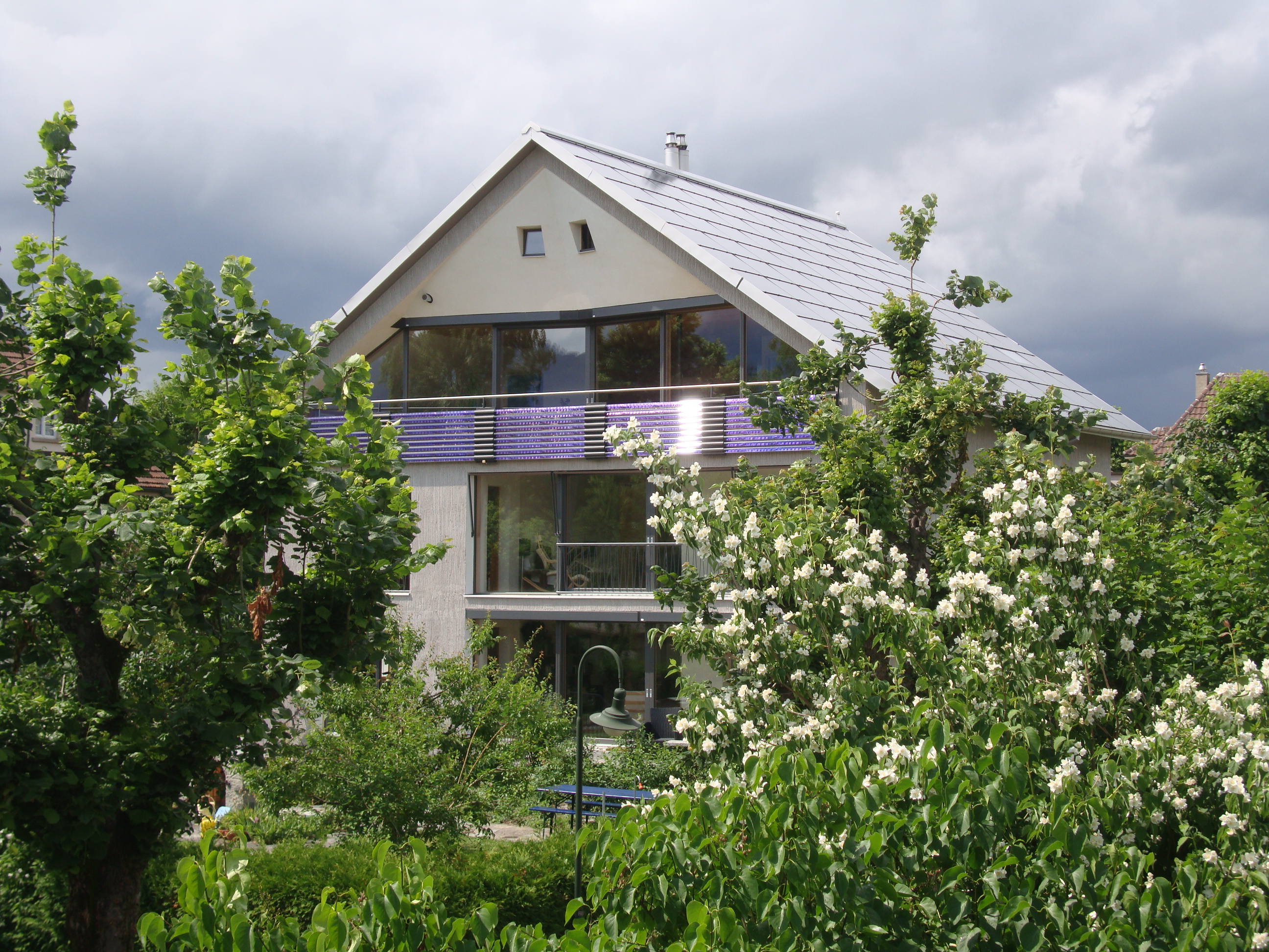 Energetische Sanierung von Adrian Christen zum Plusenergie-Gebäude. (Foto: Architektur Atelier Adrian Christen)