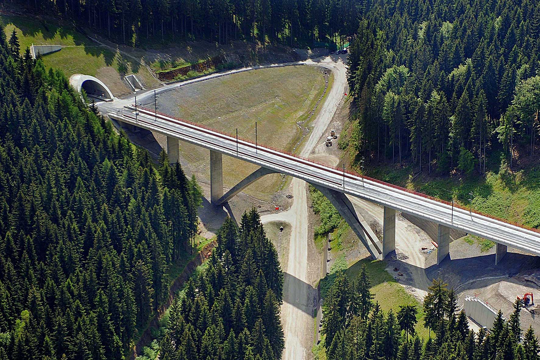Eisenbahnüberführung Grubentalbrücke, VDE 8.1 Neubaustrecke Ebensfeld-Erfurt.