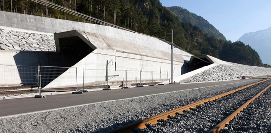 Portalbauwerke der NEAT. In der Kategorie Landschaftsarchitektur werden gleich zwei interdisziplinäre Teams gewürdigt.