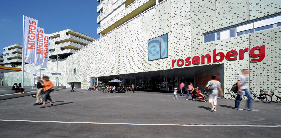 Der Wohn- und Einkaufskomplex Rosenberg in Winterthur wurde mit einem SNBS-Pilotzertifikat ausgezeichnet (Architektur: atelier ww).