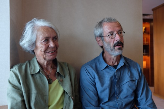 Inge Holm und Werner Stahel, die Gewinner der Architekturkreuzfahrt auf espazium.ch und Mitgründer des Vereins Nepal - Entwicklung für alle.