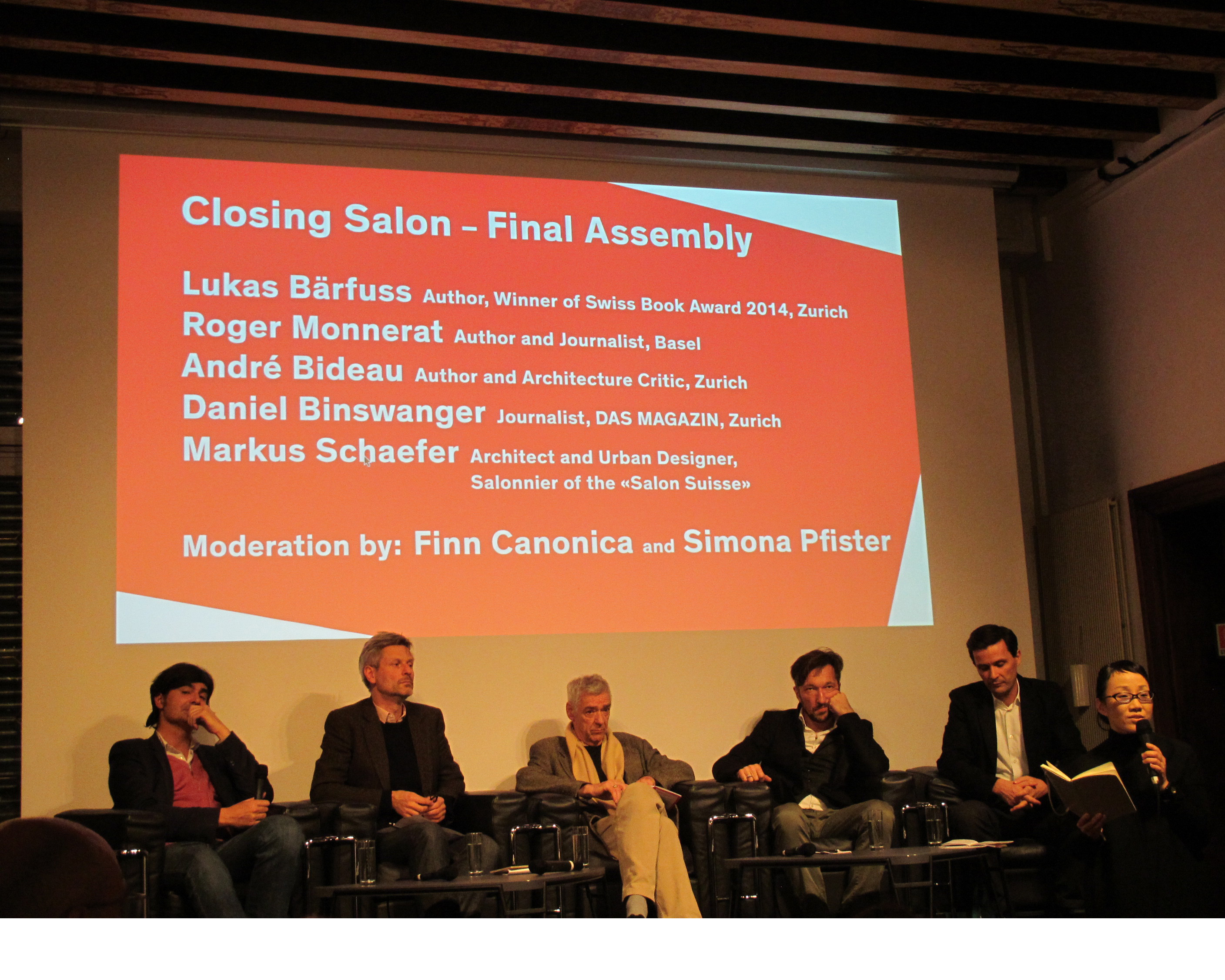 Schlusspodium des «Salon Suisse 2014» (Foto: Laura Ceriolo)