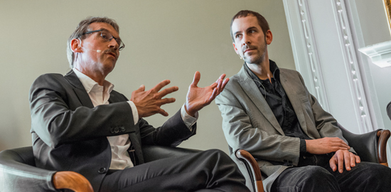 Mark Würth von der Stadt Winterthur im Dialog mit Architekt Friedrich May.