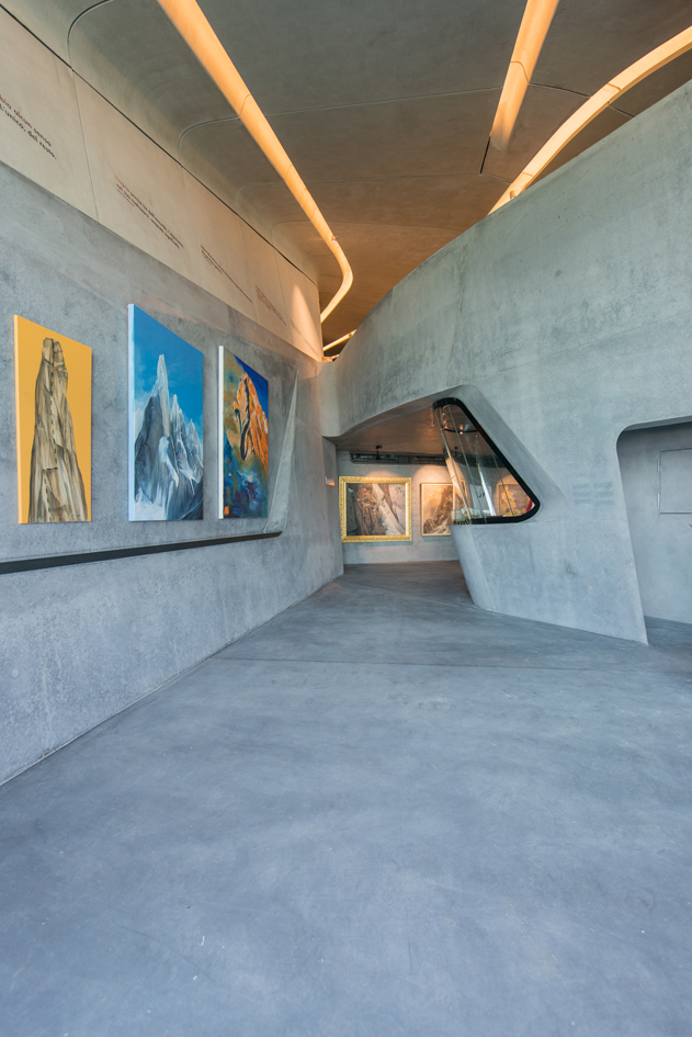 Die folgenden Bilder zeigen Impressionen aus der Ausstellung.