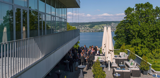 Thinktank mit Seepanorama: das Gottlieb Duttweiler Institut in Rüschlikon ZH.