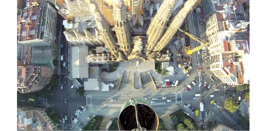 Blick von einem Baukran auf die «Sagrada Família».