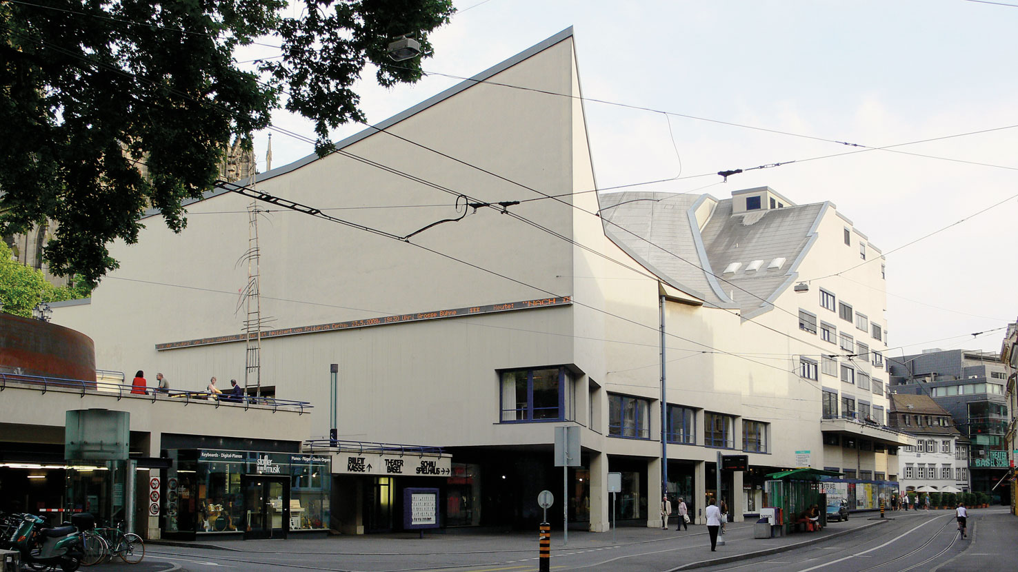 Architetti Félix Schwarz, Rolf Gut, Frank Gloor, Hans Schüpbach: Stadttheater a Basilea, 1969
