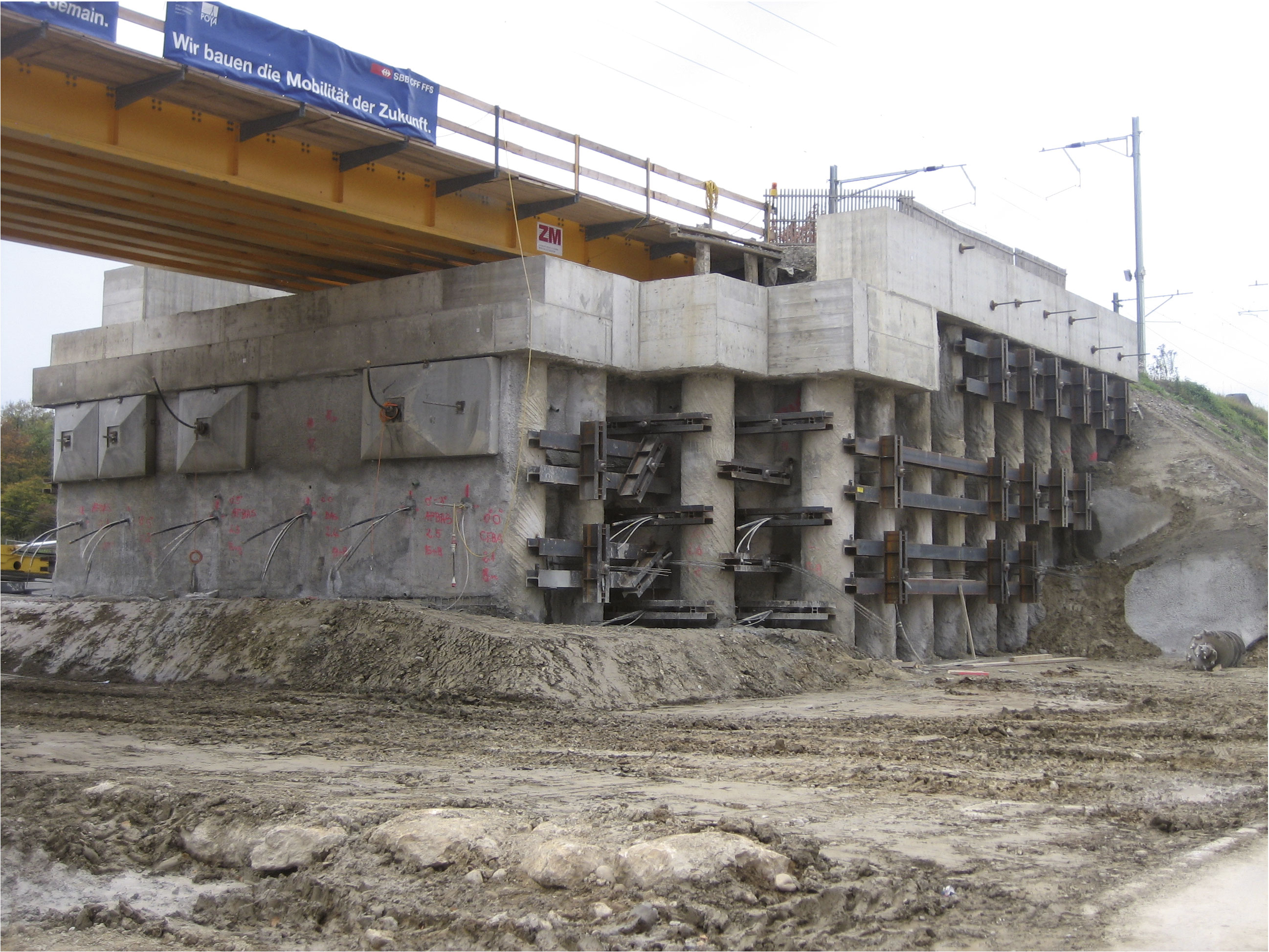 Entaille et consolidation de la digue CFF (batardeau)