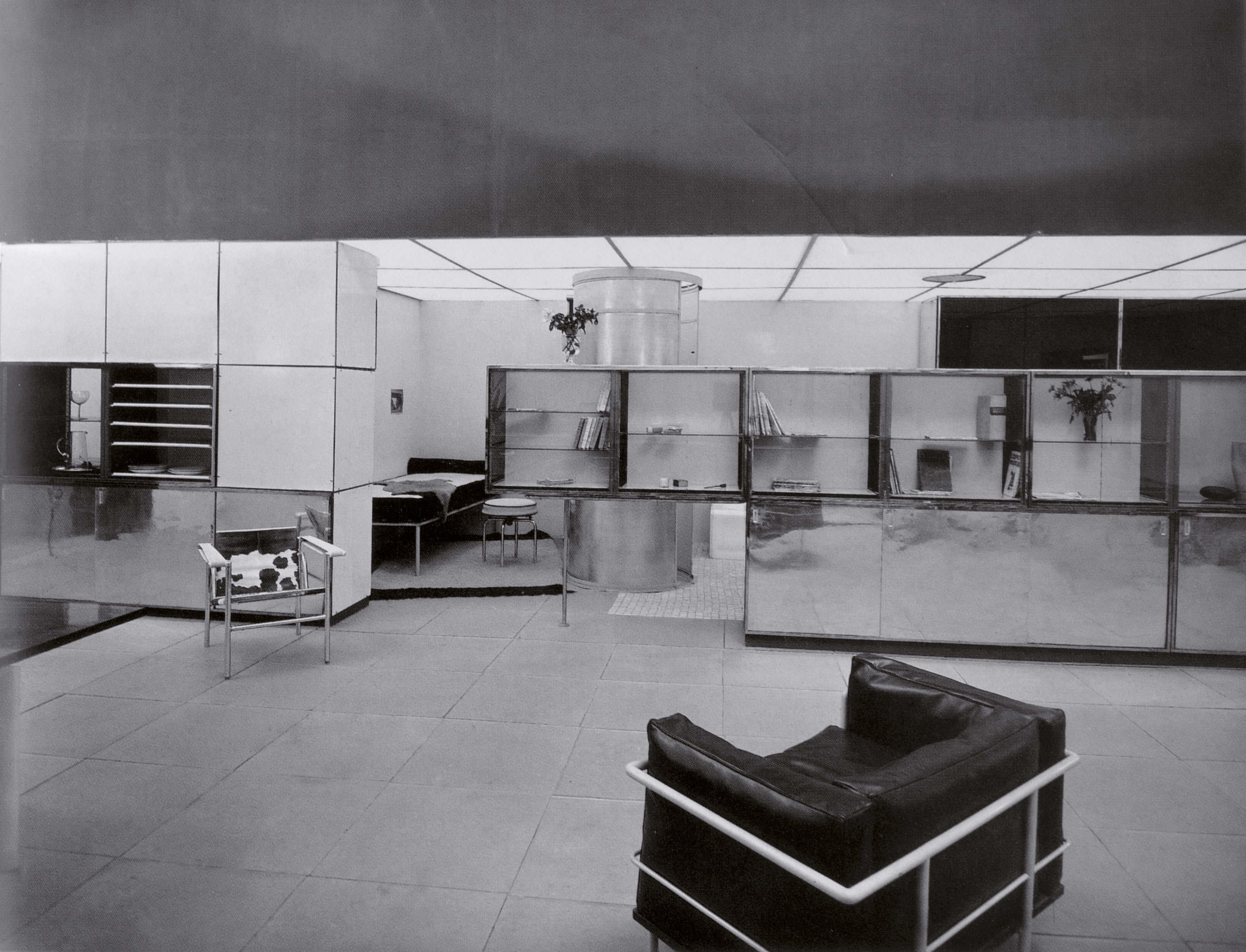 Salle à manger de l’«?Equipement intérieur d’une habitation?», présenté par Le Corbusier, Pierre Jeanneret et Charlotte Perriand au Salon d’automne à Paris, 1929