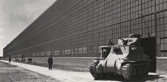 Arsenal de chars de Chrysler, Warren Township, Michigan, par Albert Kahn Associates, 1941. Photographie de Hedrich-Blessing (� Chicago History Museum, HB-06539-C)