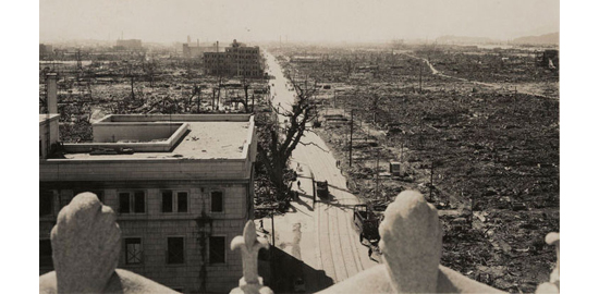 GZ1300, 31 octobre 1945, USSBS 1?: 56, Photo 2-11. Vue à partir d’un toit, orientation sud-ouest