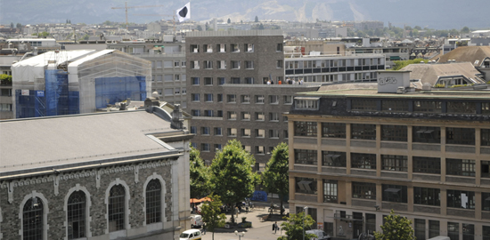 Vue d'ensemble de l'immeuble d'habitation pour étudiant