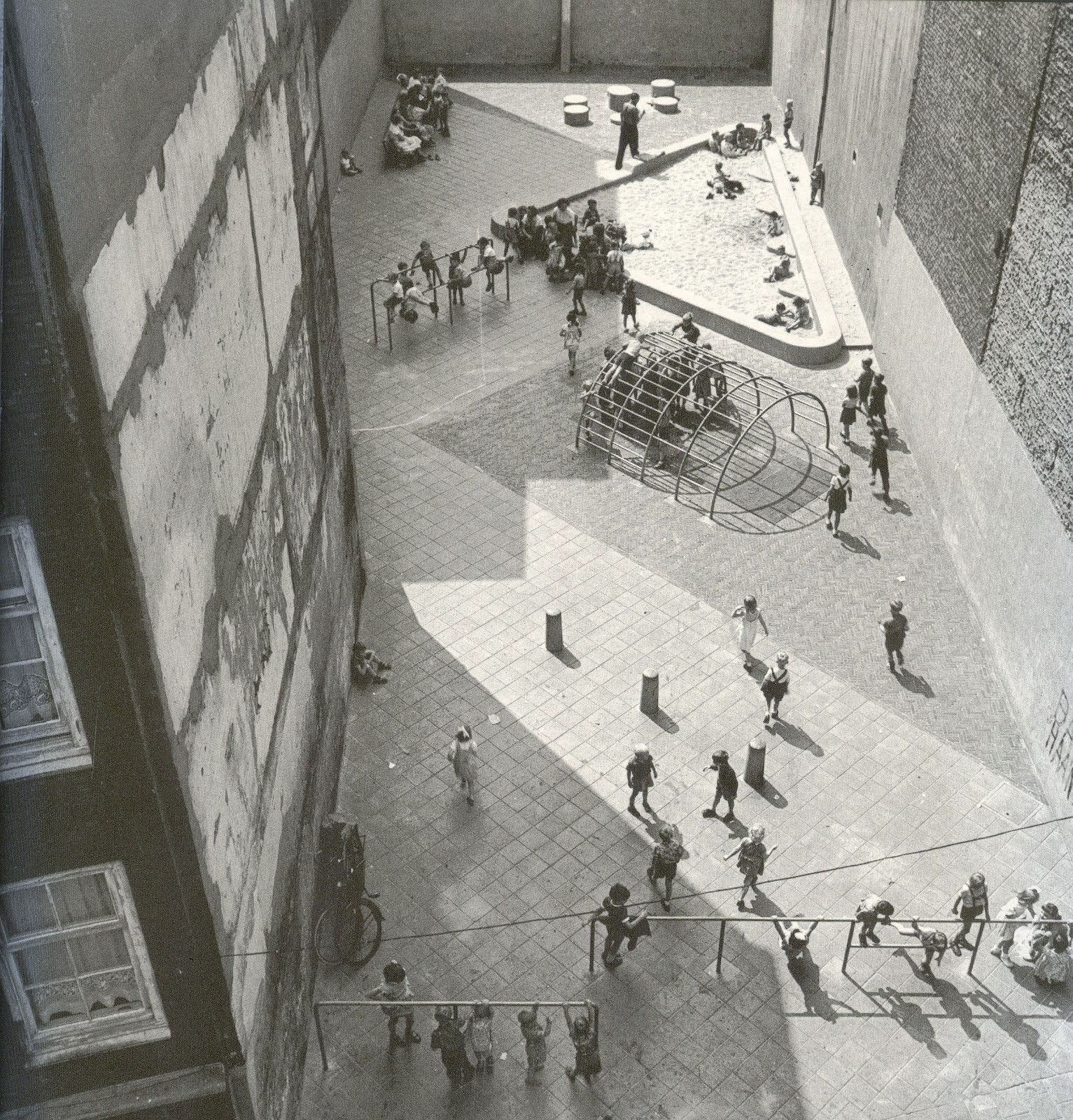 Aires de jeux d’Aldo van Eyck à Amsterdam