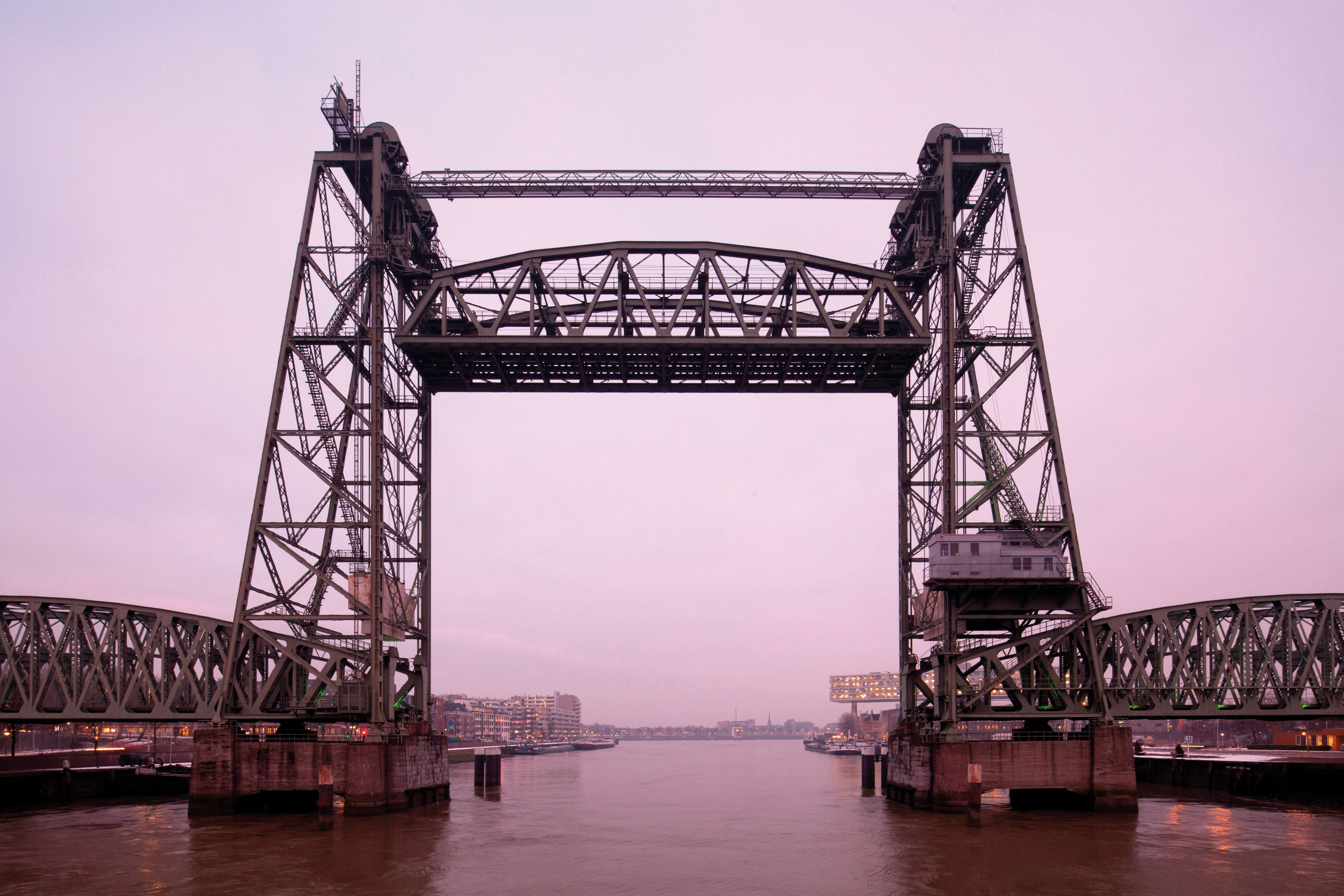 Vieux pont ferroviaire De Hef