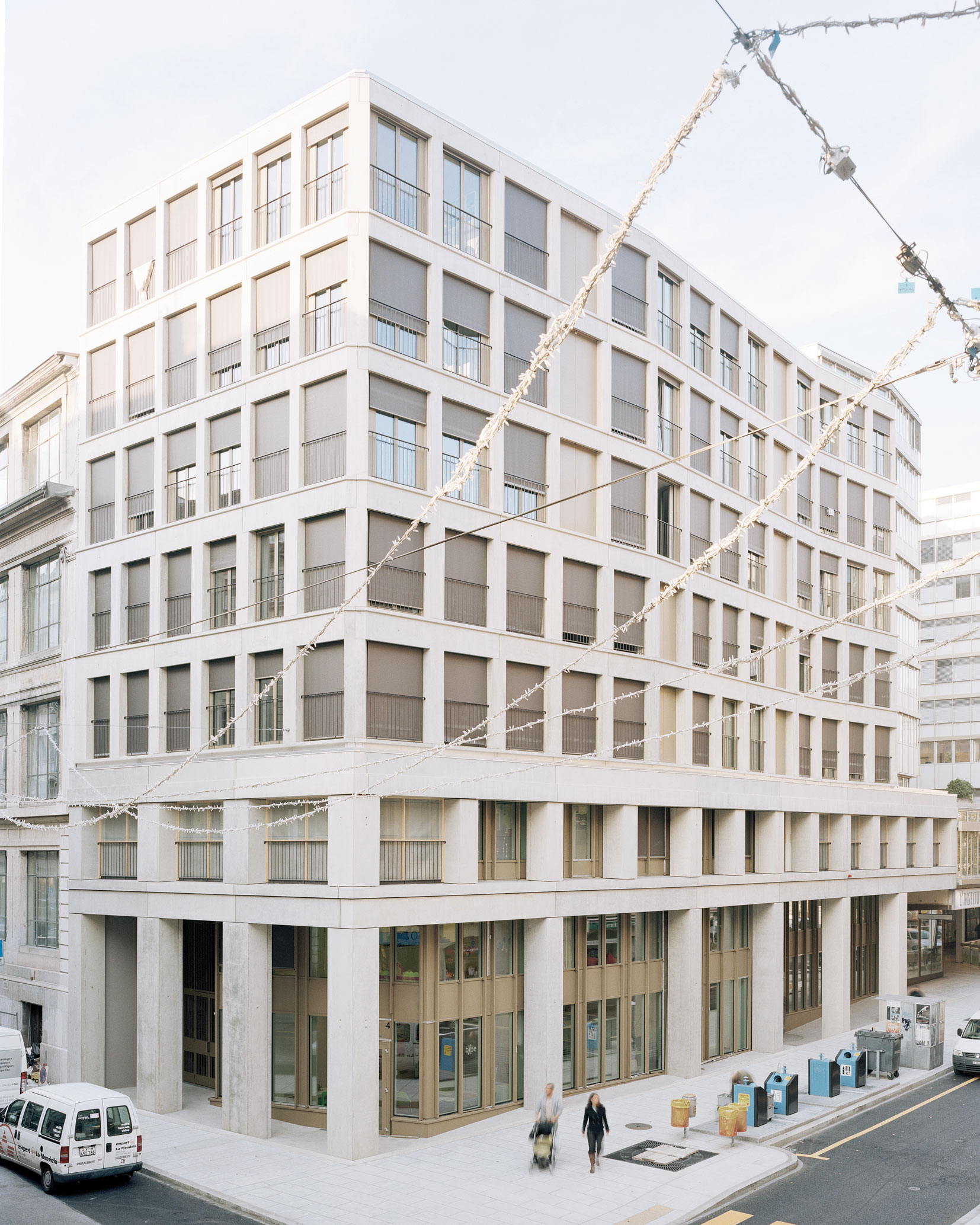 Vue depuis l’angle de la rue Rousseau et de la rue du Cendrier
