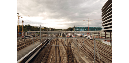 La passerelle au-dessus des 19 voies