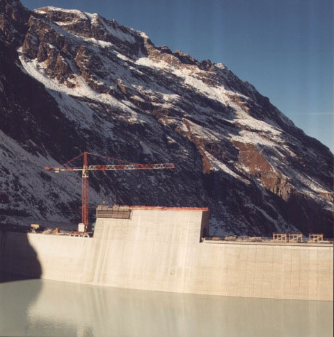 Rehaussement du barrage en 1989-90